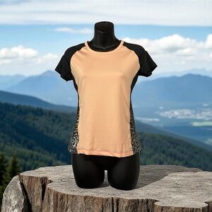 Studio 530, Women's Sports T-Shirt, Small, Peach & Black 🏃‍♀️‍➡️